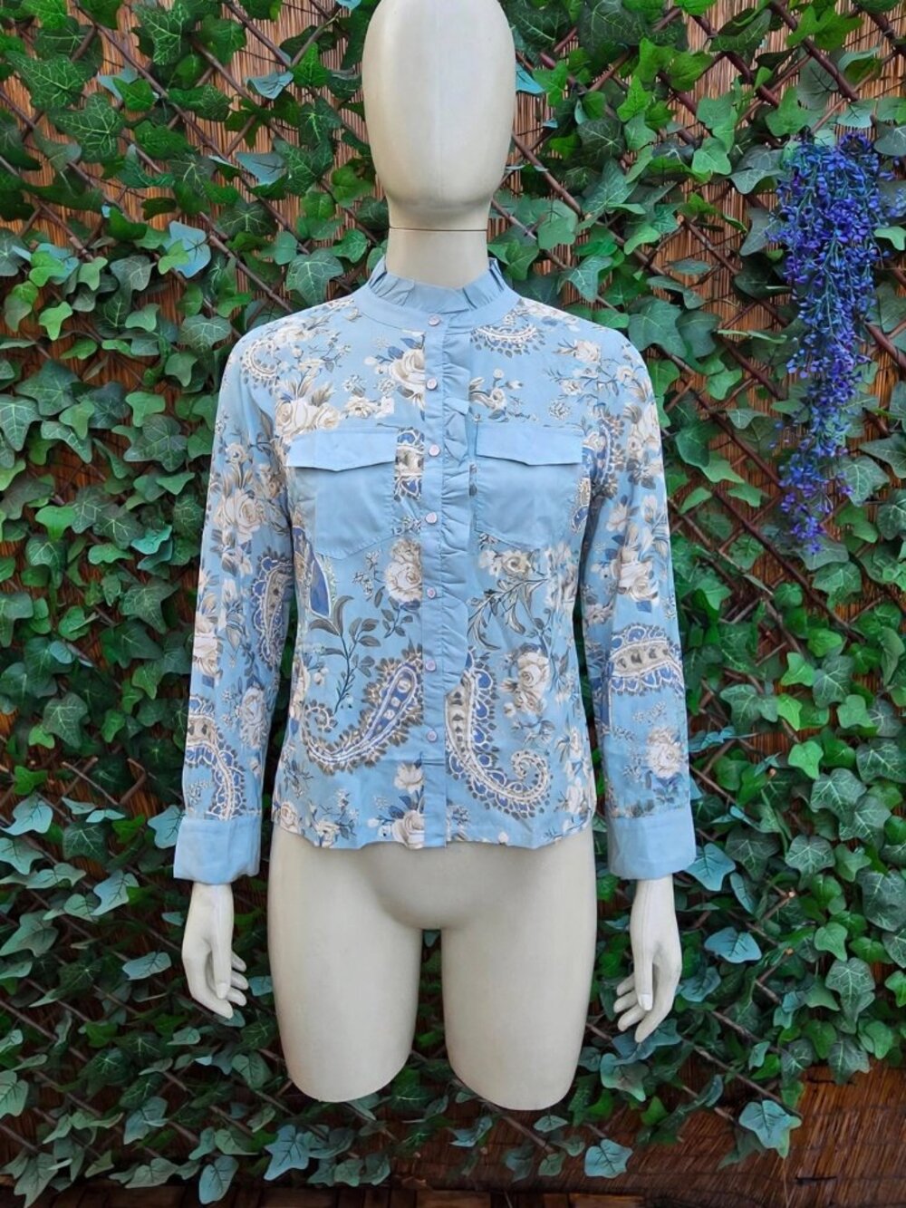 Women's Floral Paisley Blouse XL Light Blue Button Up Ruffle Collar Pearl